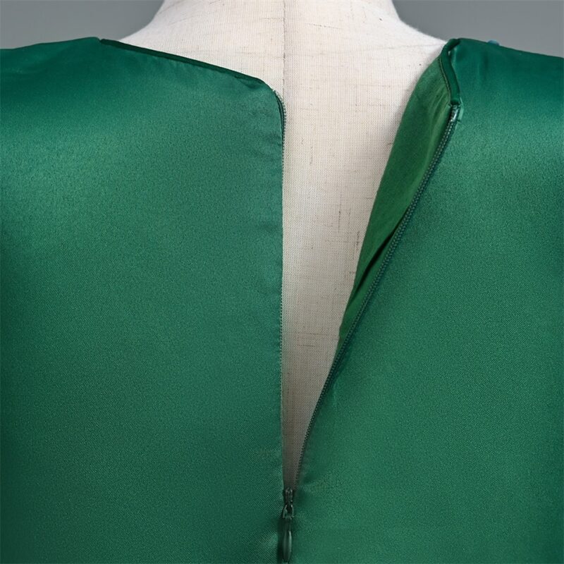 Elegant Green Dress with Gold Embroidery and Sequins - Image 5